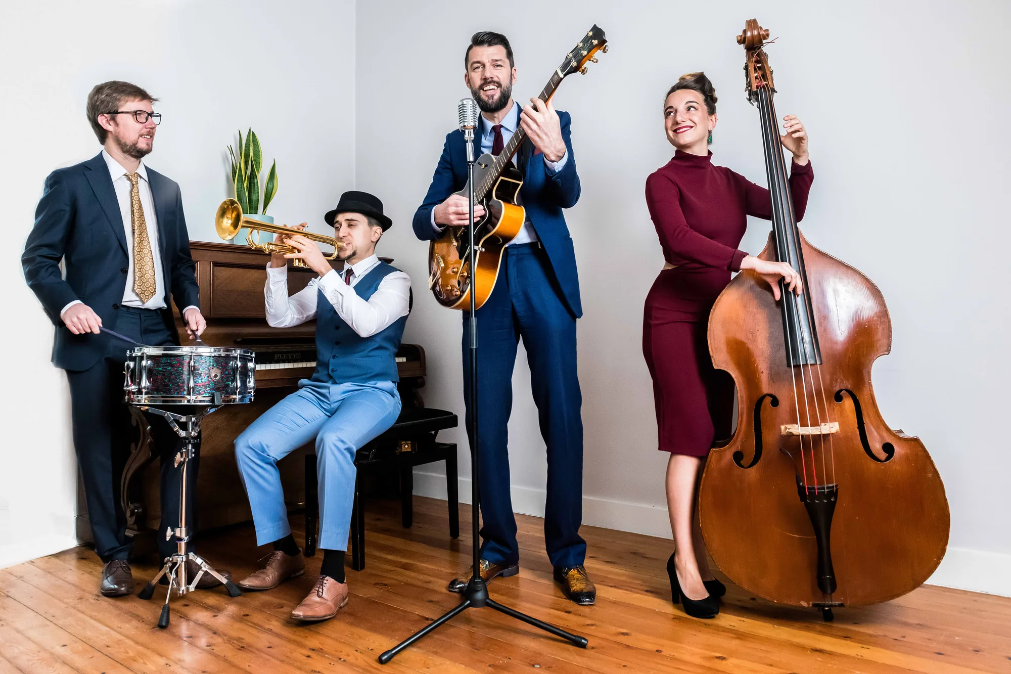 Vintage Band — Delighted Agency, photo 5