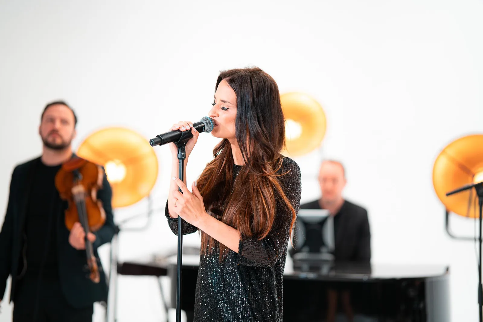 Golden Notes — Delighted Agency, photo 3