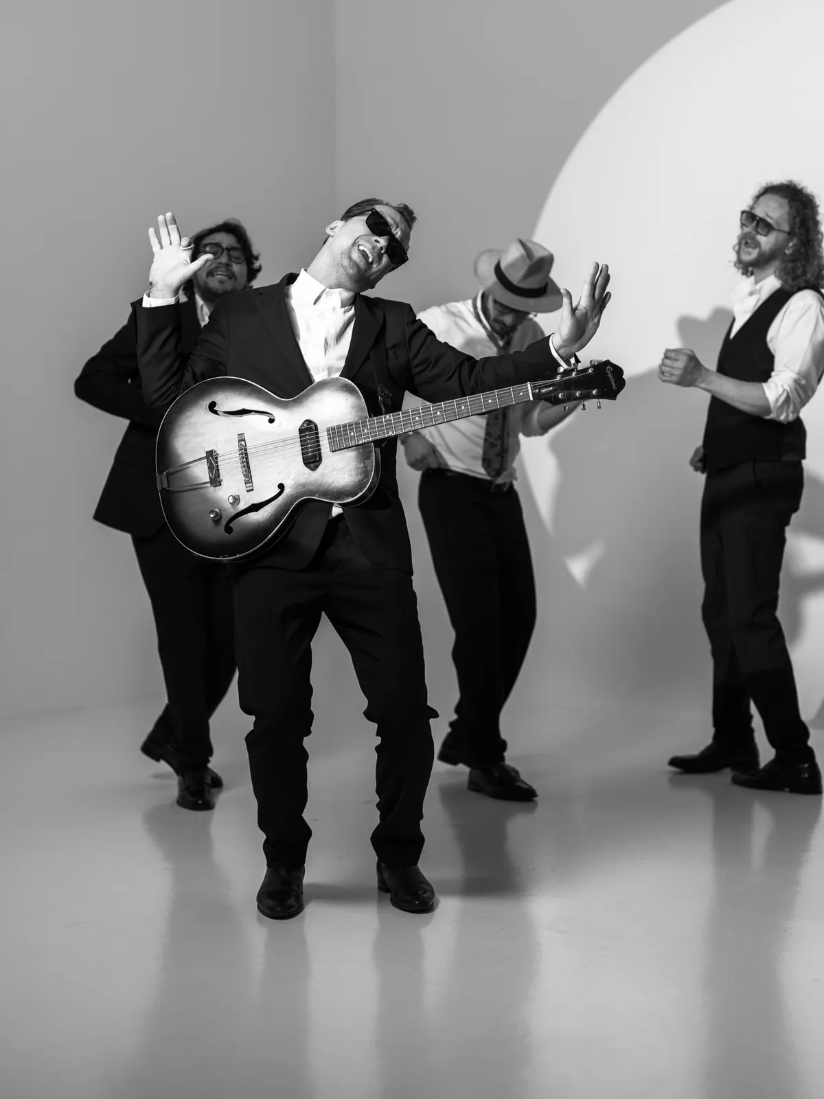 The Roaming Serenaders — Delighted Agency, photo 5